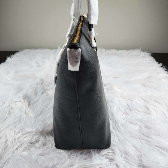 Coach Gallery Tote in Black Crossgrain Leather with Goldtone Hardware - Picture 4 of 7